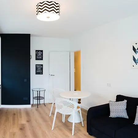 Διαμέρισμα Aparthotel24 *