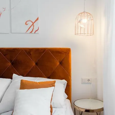 Aparthotel24 *